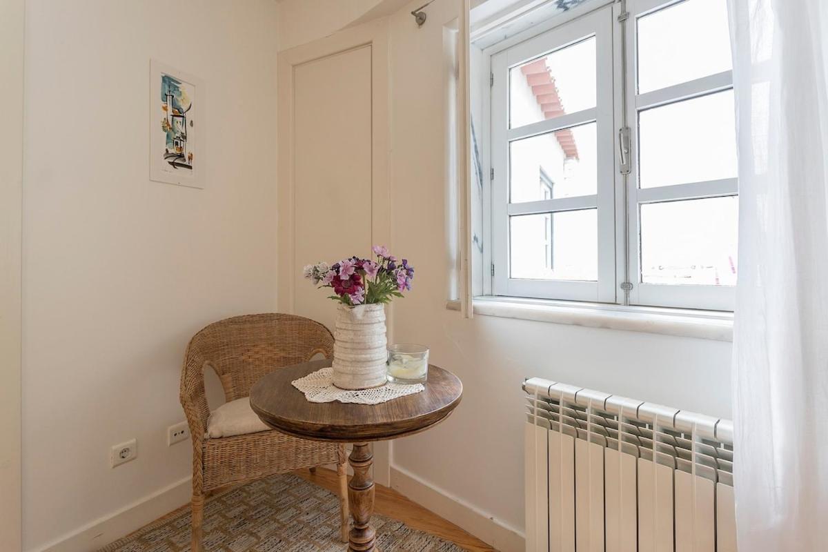 Charmant Appartement Chiado Lisbon Exterior photo