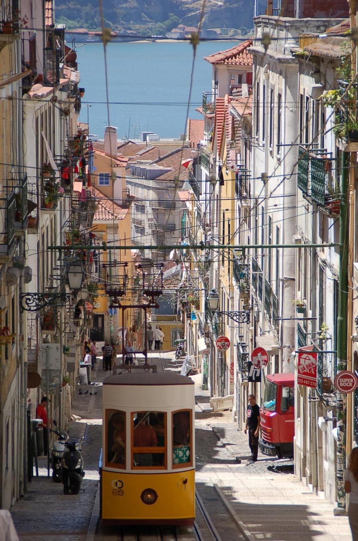 Charmant Appartement Chiado Lisbon Exterior photo